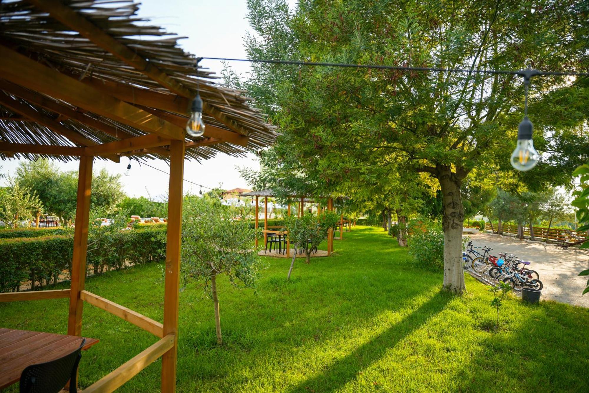 Paradise Laguna Vain Lezhe Exterior photo