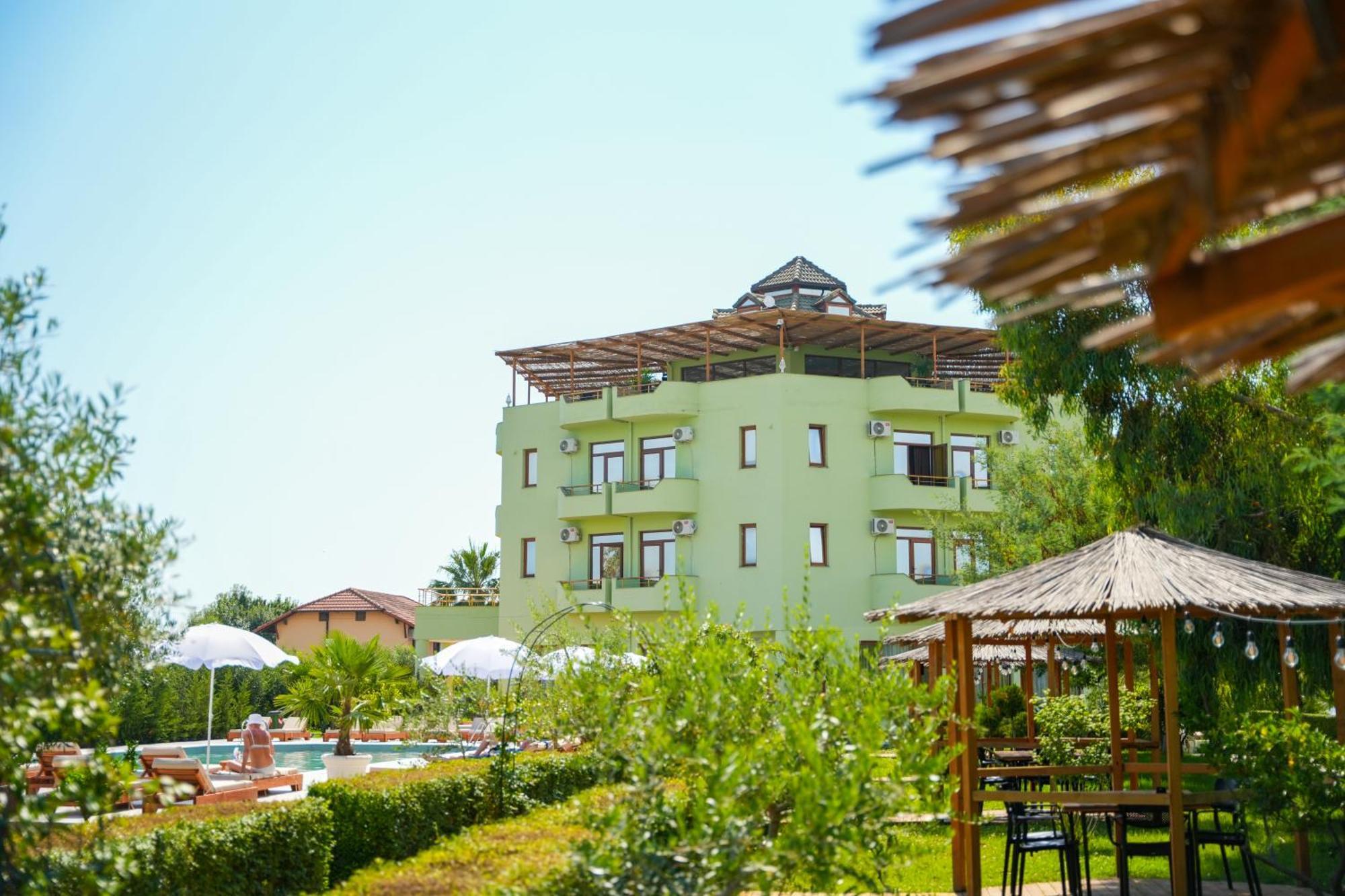 Paradise Laguna Vain Lezhe Exterior photo