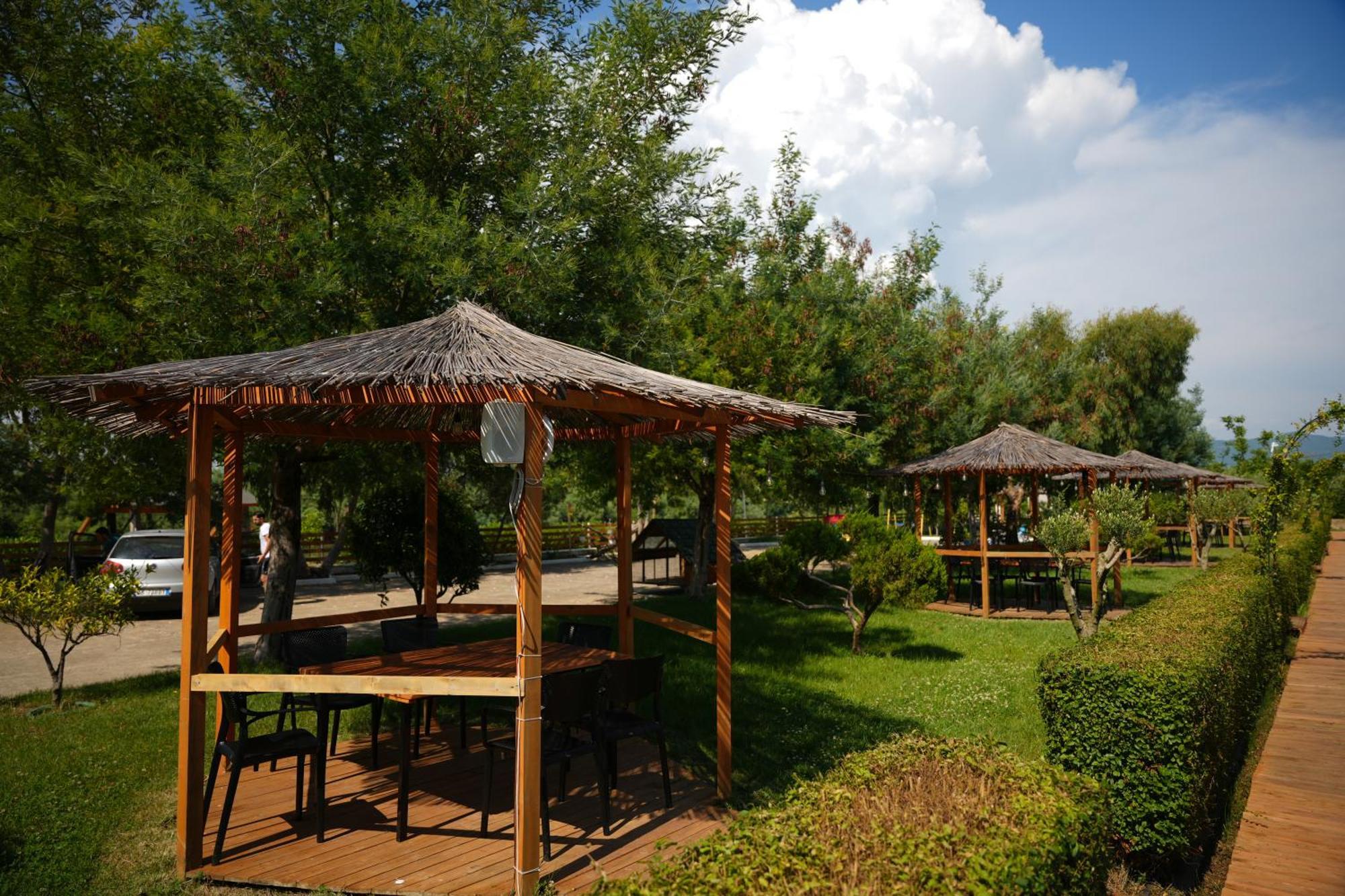 Paradise Laguna Vain Lezhe Exterior photo